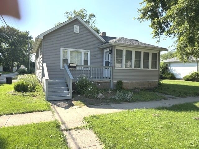 Property Photo: 355 N Walnut Street IL 60950