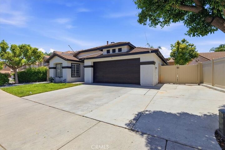 Property Photo: 1327 Carriage Lane CA 92571