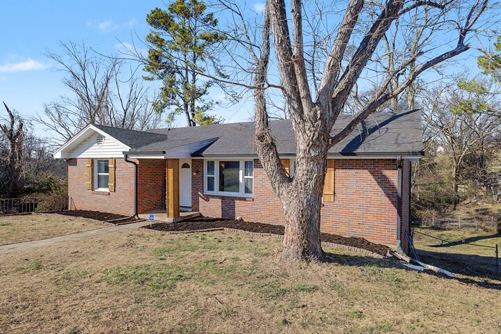 Property Photo:  100 Dellrose Dr  TN 37214 