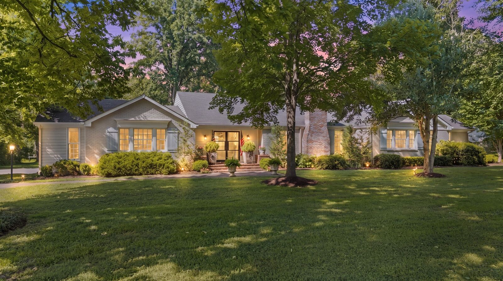 Property Photo: 1018 Gateway Ln TN 37220