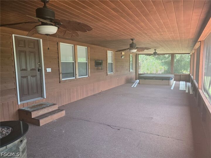 Property Photo: 425 Tanner Road FL 33930