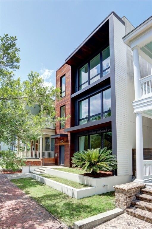 Property Photo:  416 E Bolton Street  GA 31401 
