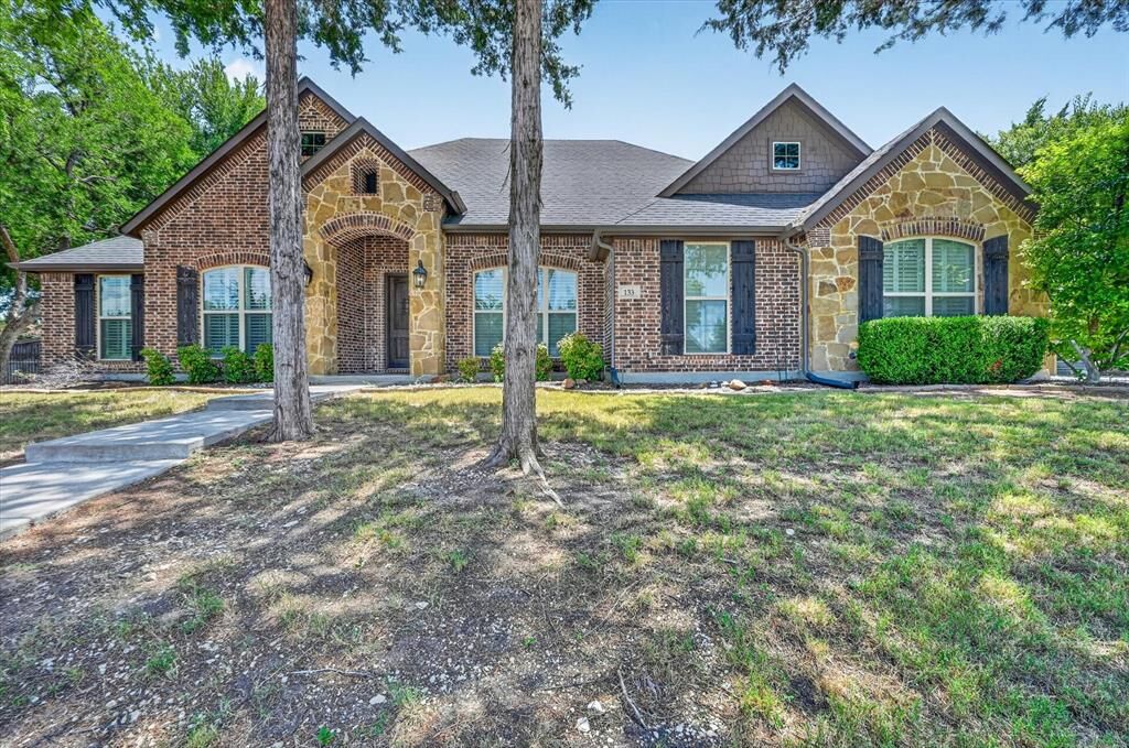 Property Photo: 133 Claremont Drive TX 75154