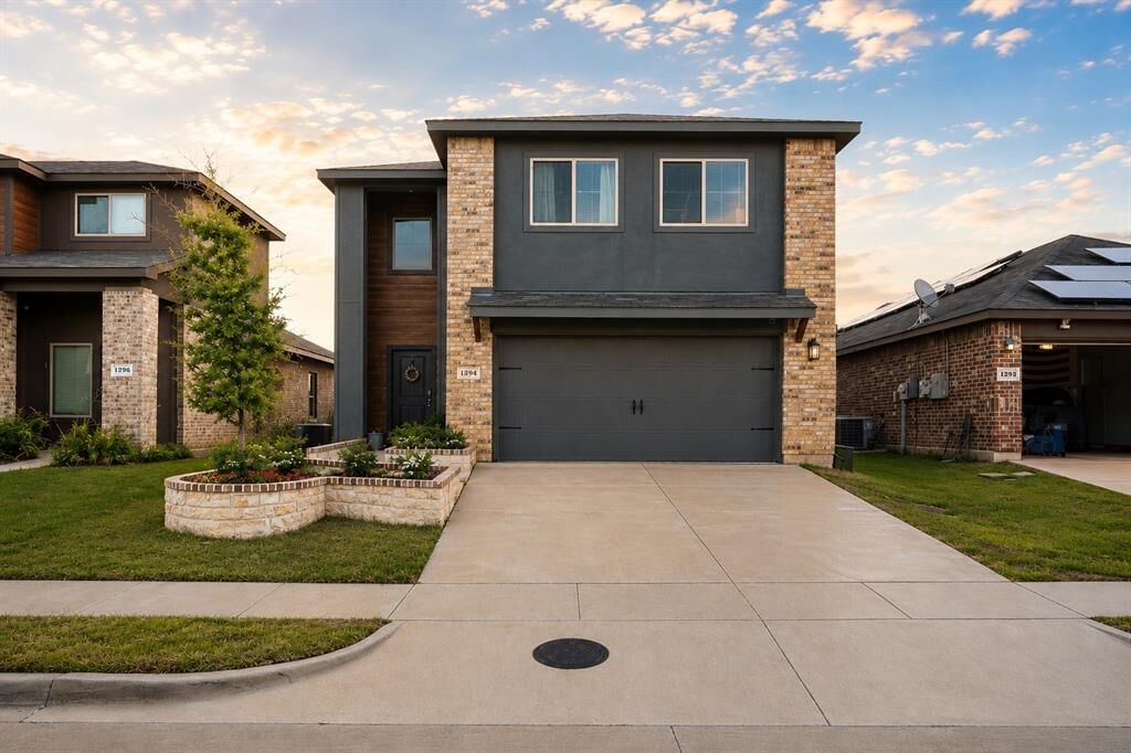 Property Photo:  1294 Delmita Drive  TX 75126 