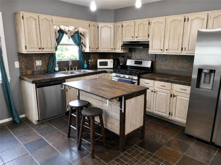 Property Photo:  21263 Sunset View Lane  MO 64865 