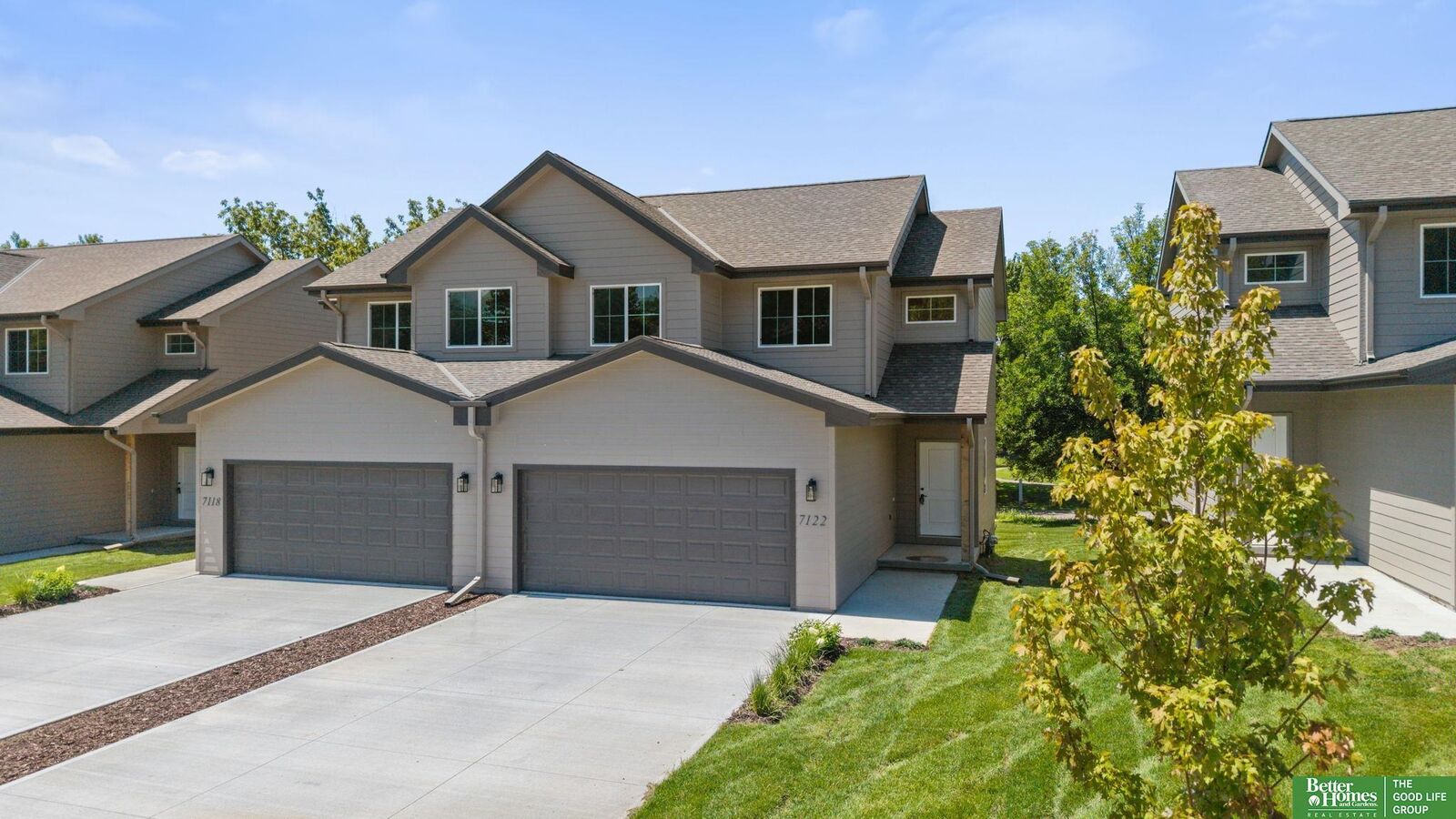 Property Photo: 7122 N 79th Court NE 68122