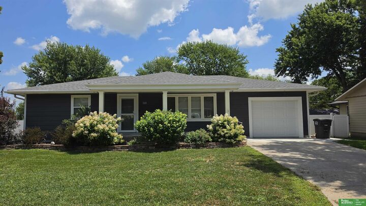 Property Photo: 520 N Ohio Avenue NE 68467
