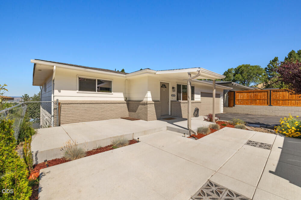 Property Photo:  1754 Kimberly Drive  OR 97603 