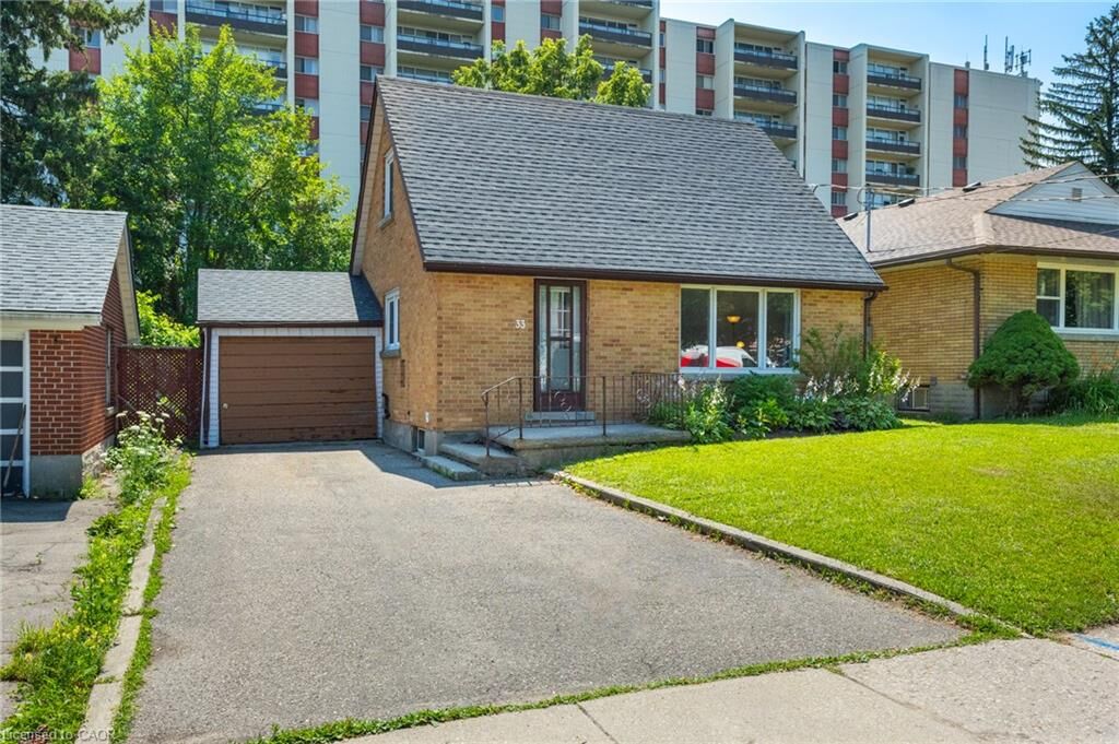 Property Photo: 33 Belmont Avenue E ON N2M 4B8