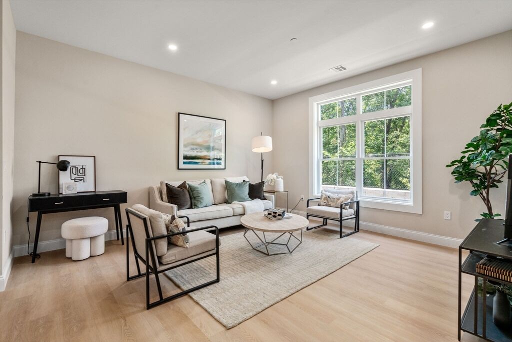 Property Photo: 7 Cross St 306 MA 01887