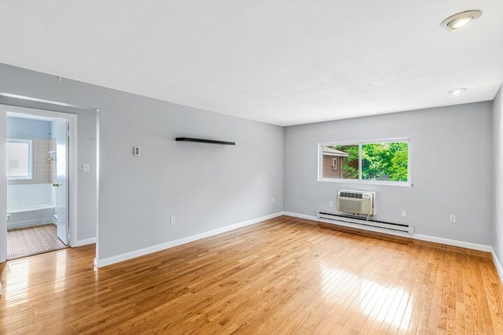 Property Photo: 7 Glen Ave 11 MA 01824