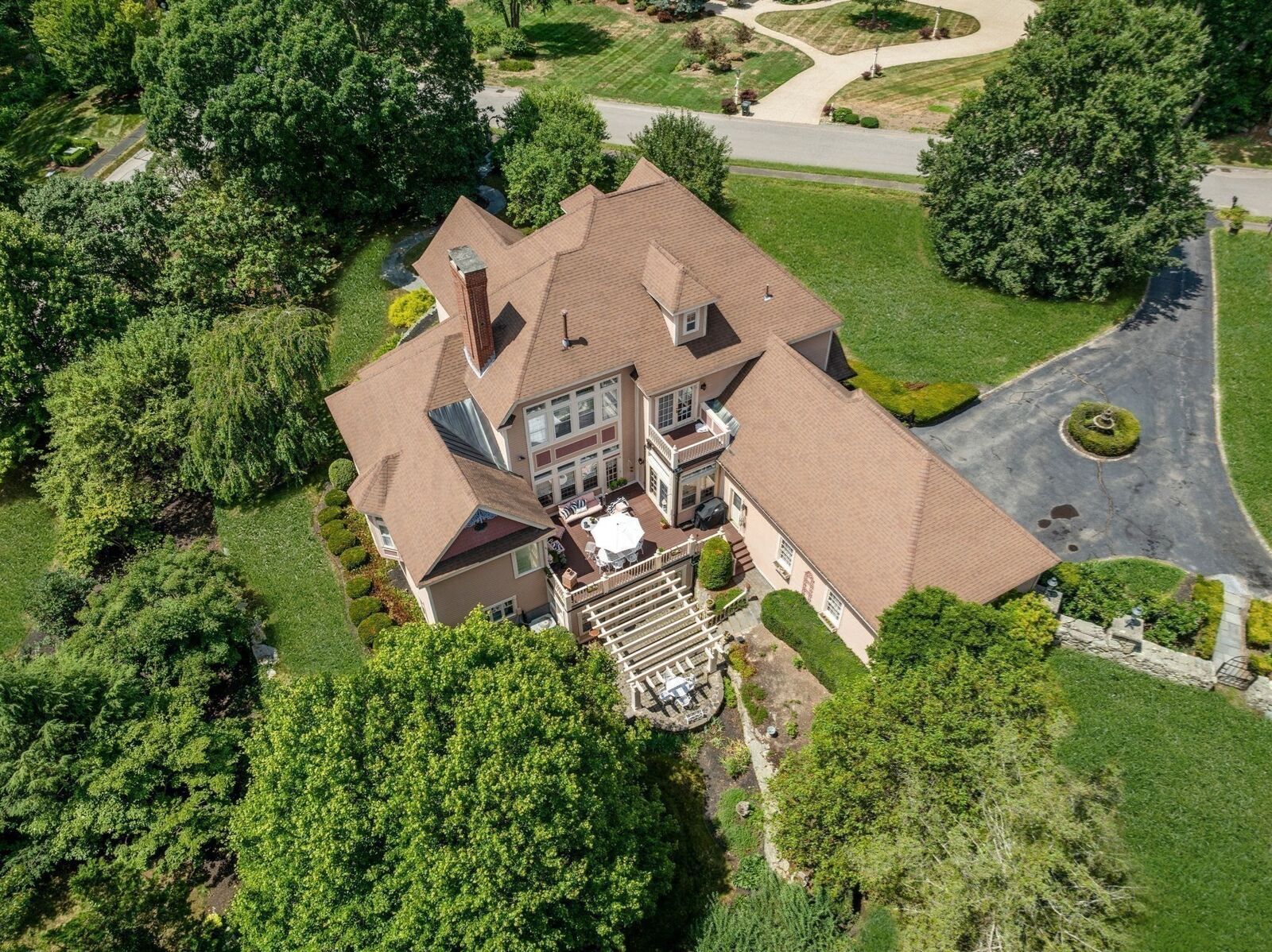 Property Photo:  2 Country Way  MA 01748 