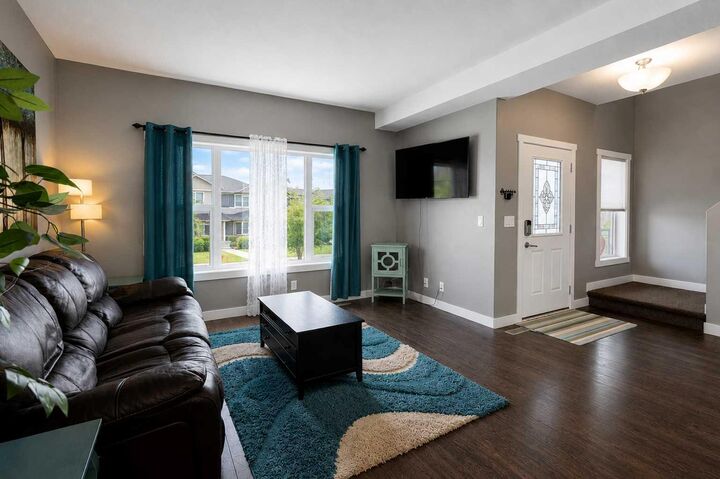 Property Photo: 18 Hanson Green AB T0M 1R0