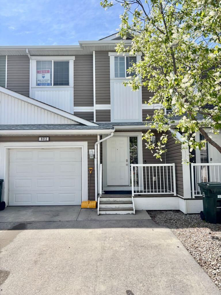 Property Photo: 800 Yankee Valley Boulevard SE 602 AB T4A 2L3