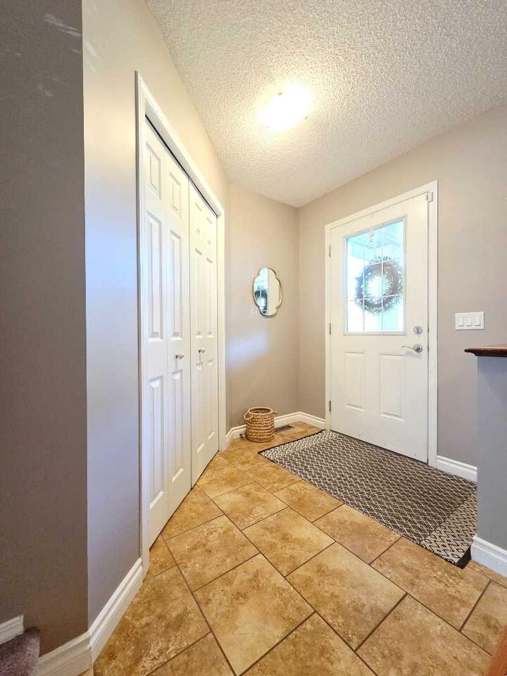 Property Photo: 48 Covepark Place NE AB T3K 5Z8