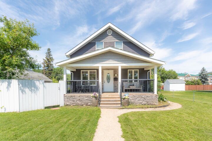 5206 48 Street — photo 1