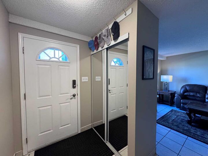 Property Photo:  10029 80 Avenue  AB T8V 4G2 