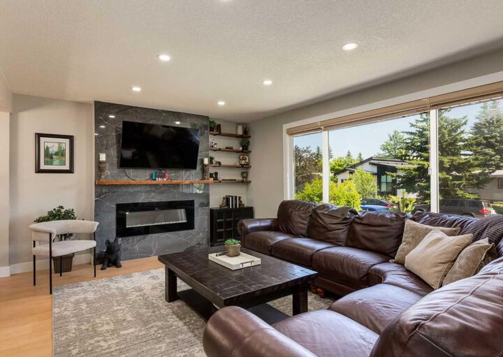 Property Photo:  4627 Verona Drive NW  AB T3A 0P5 