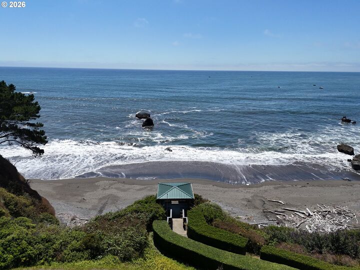 Property Photo: 97972 Sea Breeze Way OR 97415