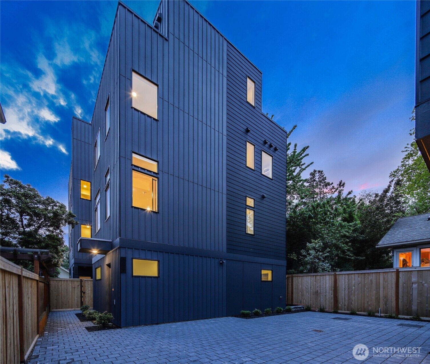 Property Photo: 4527 Corliss Avenue N WA 98103