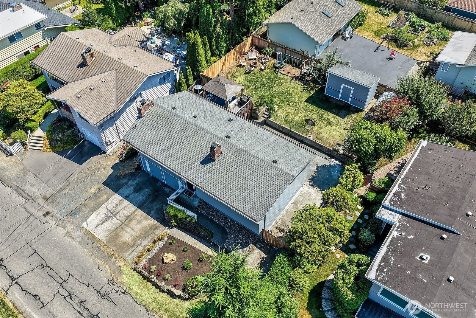 Property Photo:  310  Pine Street  WA 98020 