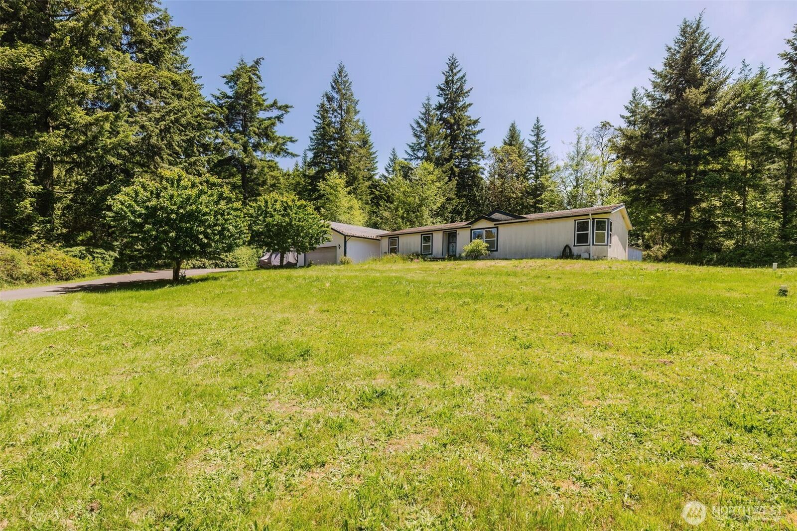 Property Photo: 1320 SW Hollyhock Lane WA 98366
