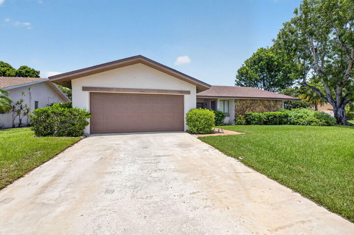 Property Photo: 17667 Pine Needle Terrace FL 33487