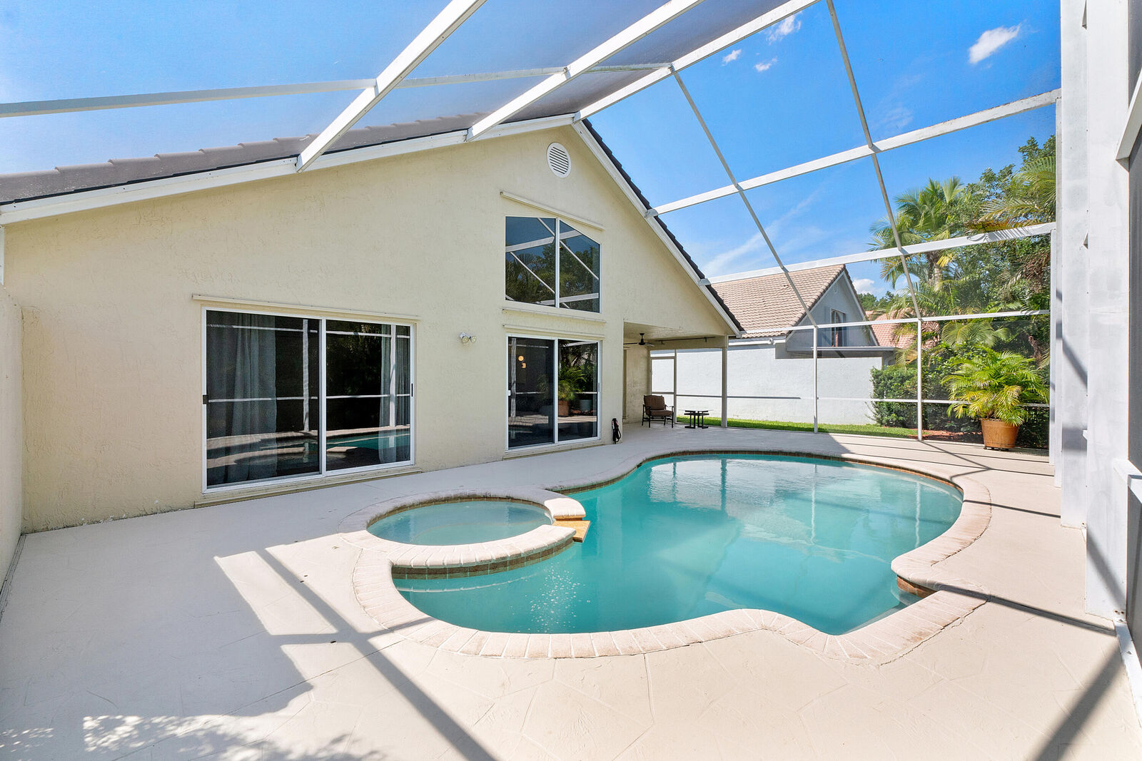 Property Photo: 2016 Island Circle FL 33326