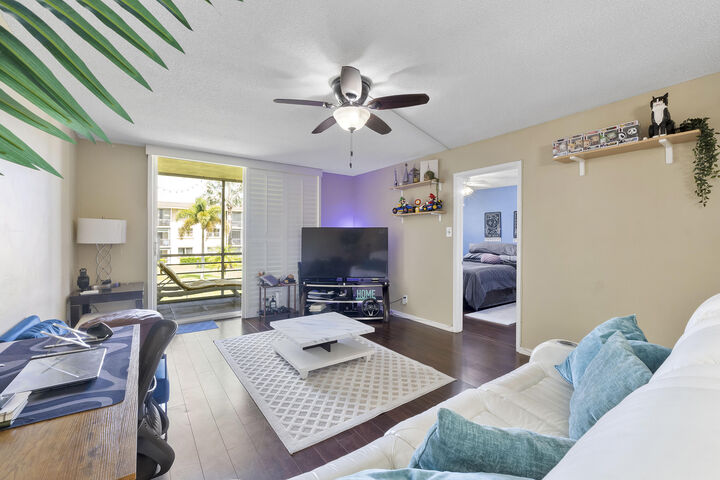 Property Photo: 4500 N Federal Highway 253F FL 33308