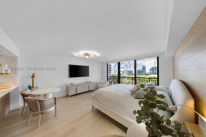 Property Photo:  540 Brickell Key Dr 809  FL 33131 