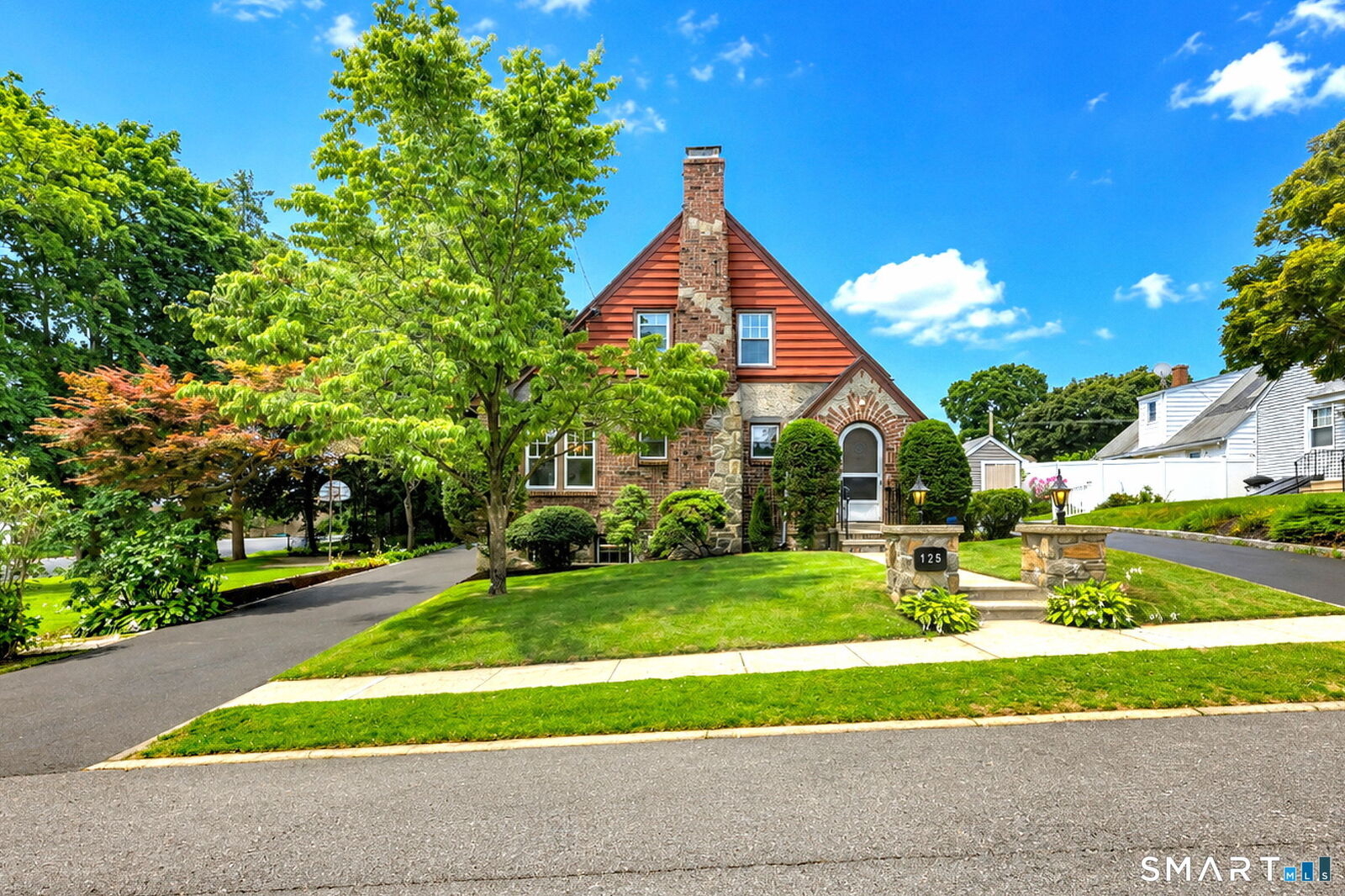 Property Photo: 125 Glenridge Road East CT 06614