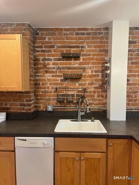 Property Photo: 3 Columbia Street Fl3 CT 06106