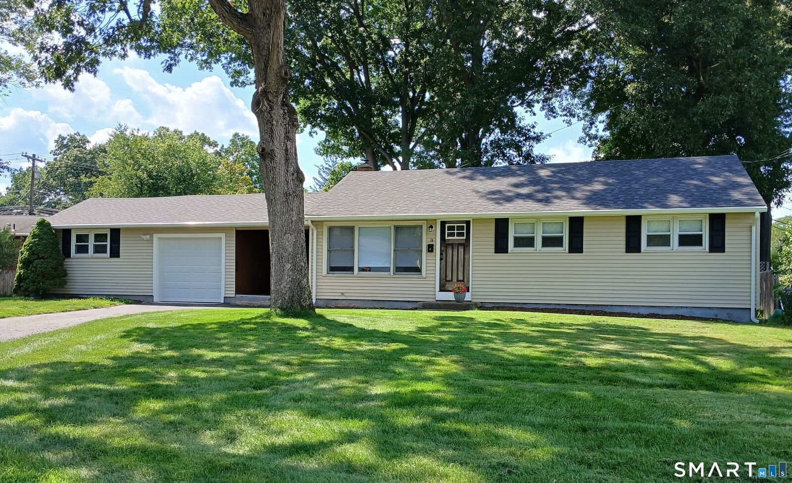 Property Photo:  16 Arrow Street  CT 06082 