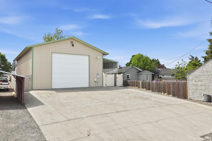 Property Photo: 4218 N Maple St WA 99208