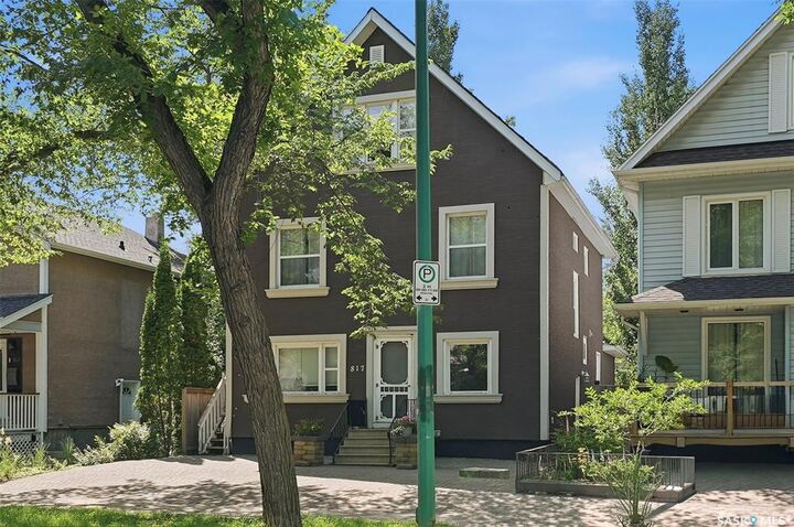 Property Photo: 817 8th Avenue N SK S7K 2X3