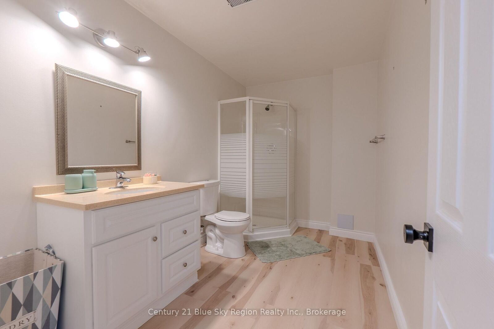 Property Photo: 28 Stone Manor Drive ON P1C 0A3