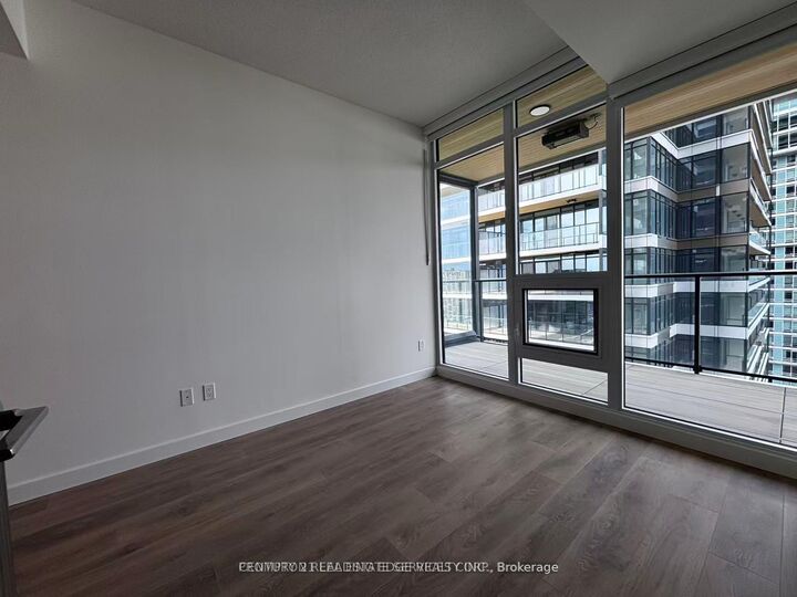 Property Photo:  3 Concord Cityplace Way 2506  ON M5V 0X4 