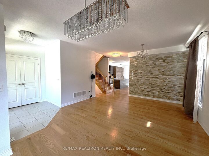 Property Photo:  511 William Forster Road  ON L6B 0X5 