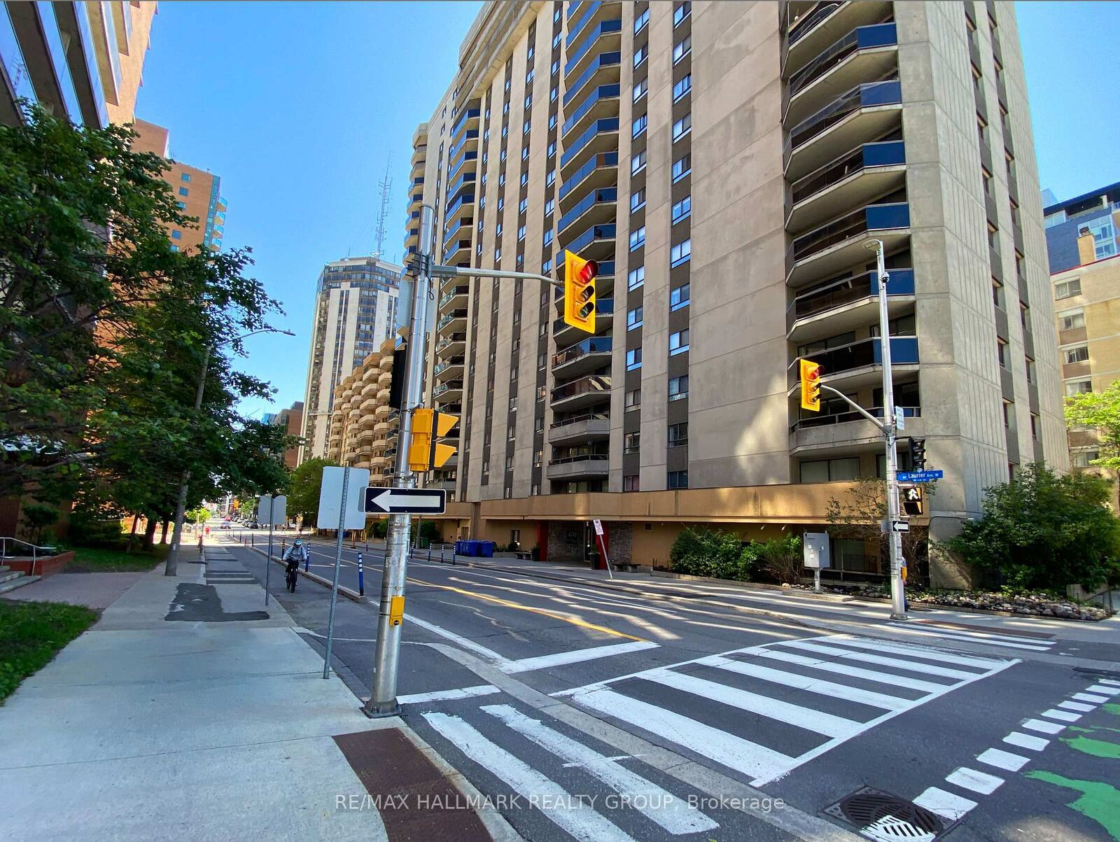 Property Photo: 470 Laurier Avenue W 902 ON K1R 7W9