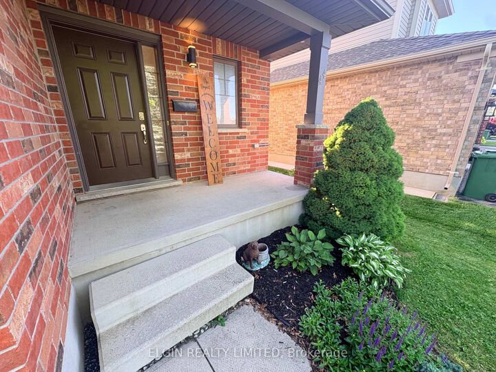 Property Photo: 44 Peach Tree Boulevard ON N5R 4Y7