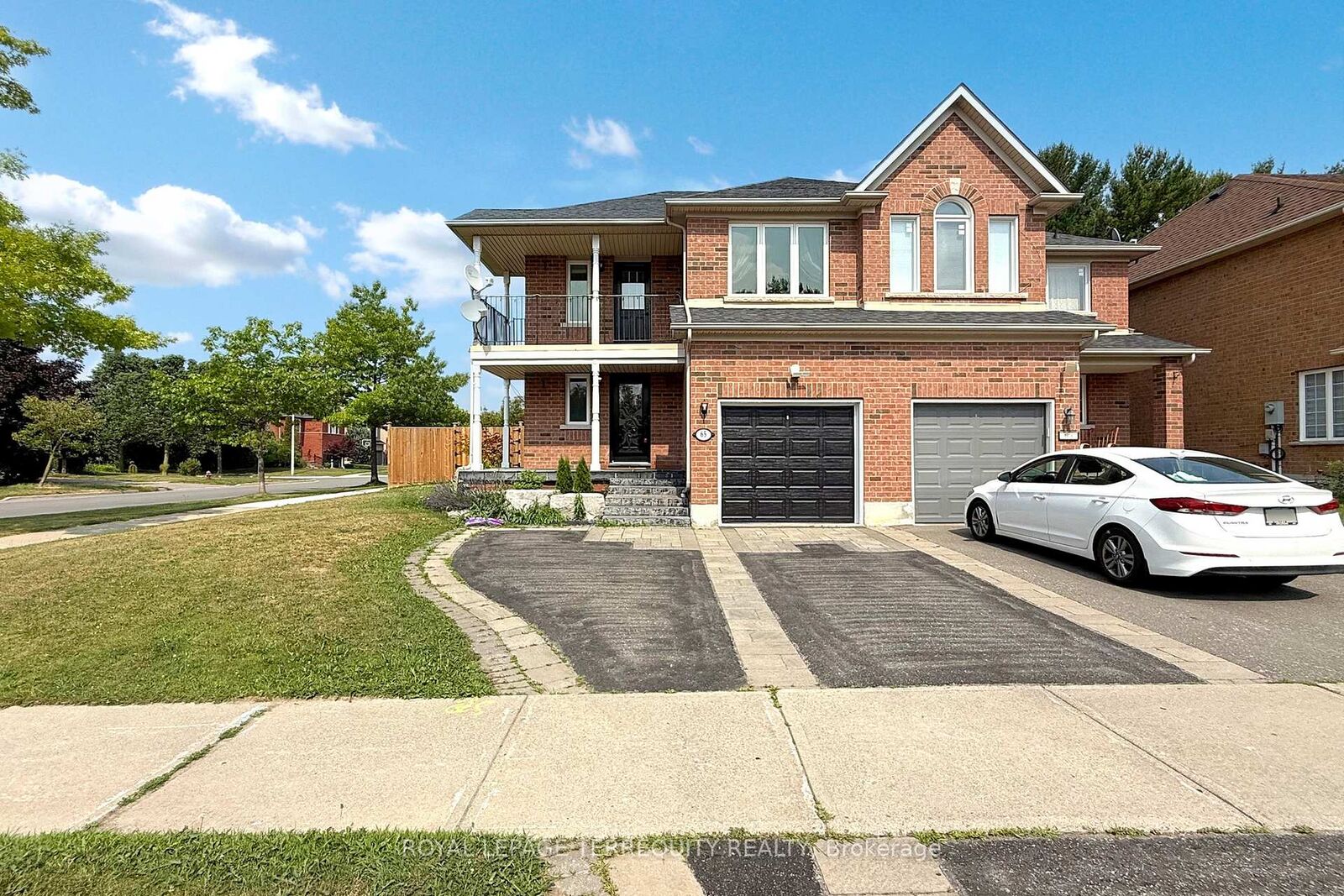 Property Photo: 65 Lorridge Street ON L4E 3W5