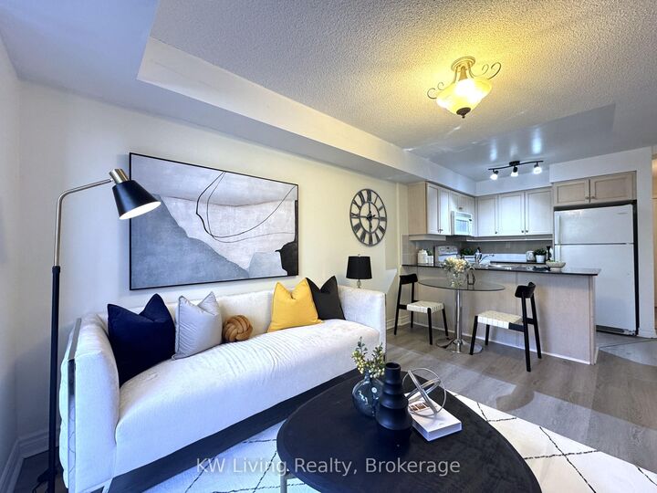 Property Photo:  19 Barberry Place 204  ON M2K 3E3 