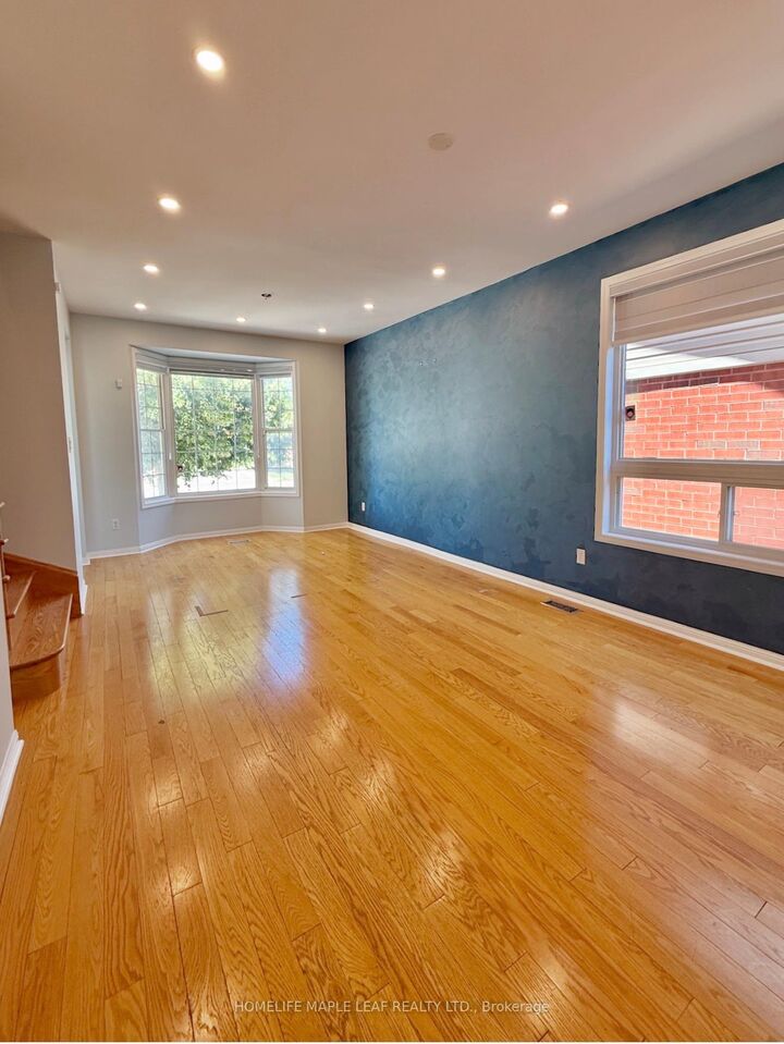 Property Photo:  21 Sugarhill Drive Upper  ON L7A 3L8 