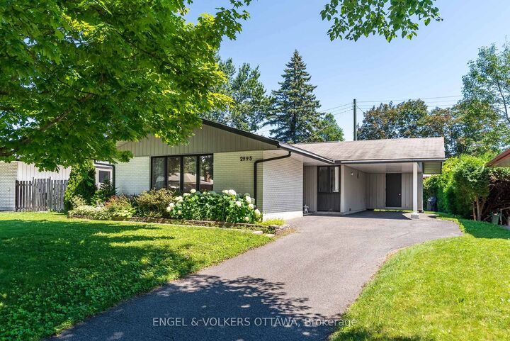 Property Photo:  2995 Cowan Crescent  ON K1V 8K9 