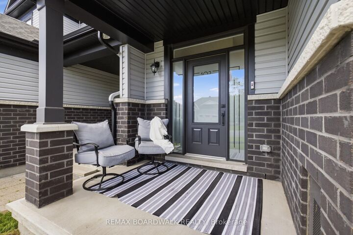 Property Photo:  102 Patchell Place  ON K0G 1J0 