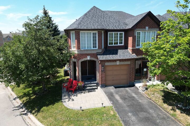 Property Photo:  20 Kenwood Drive 20  ON L6X 4P5 