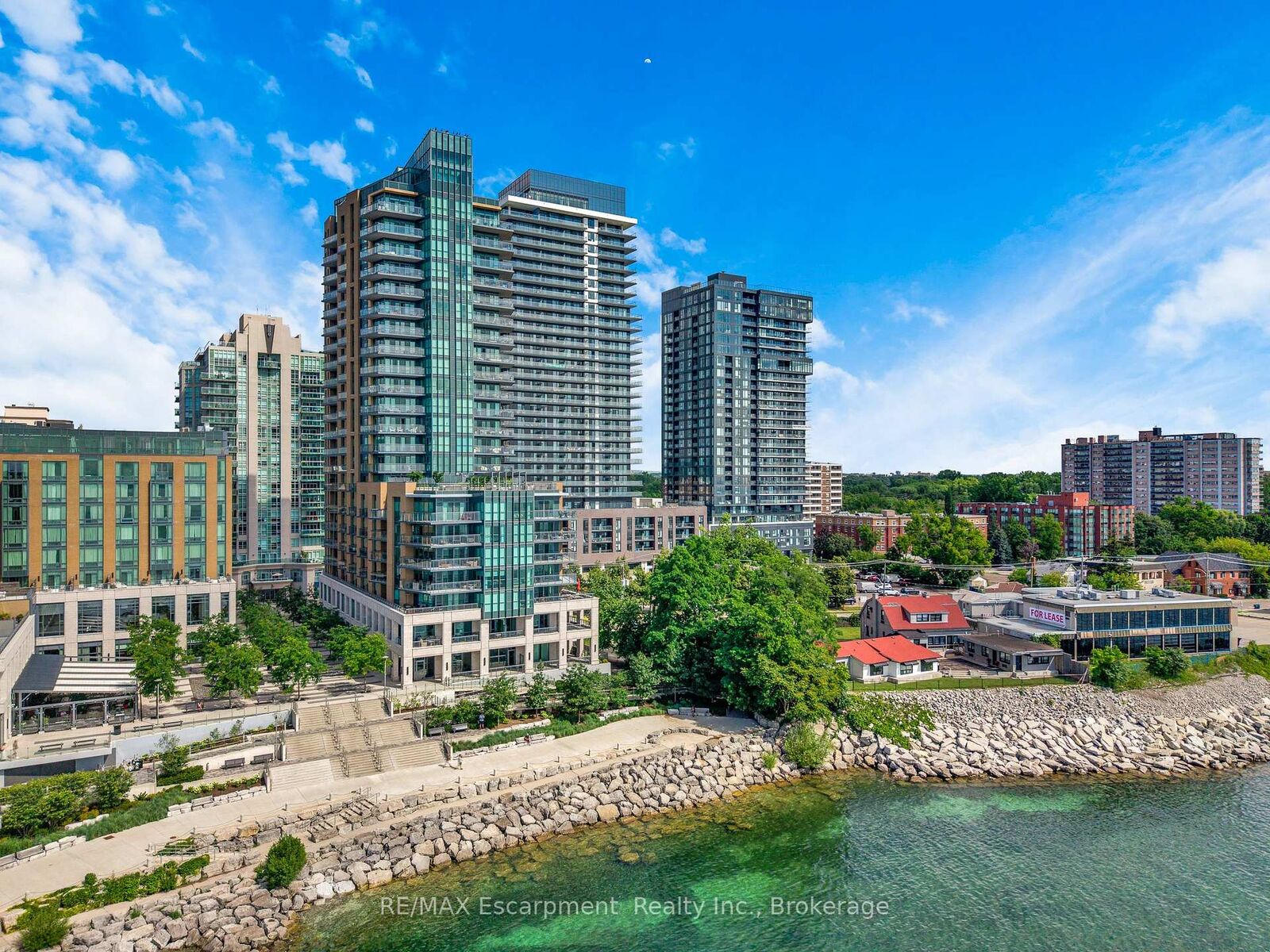 Property Photo: 2060 Lakeshore Road 605 ON L7R 0G2