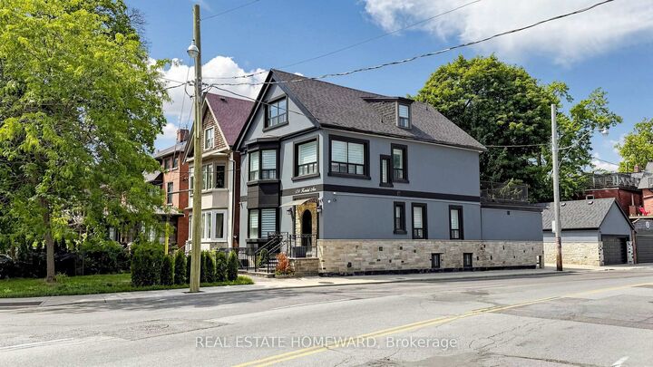 Property Photo: 124 Kendal Avenue 3 ON M5R 1L9