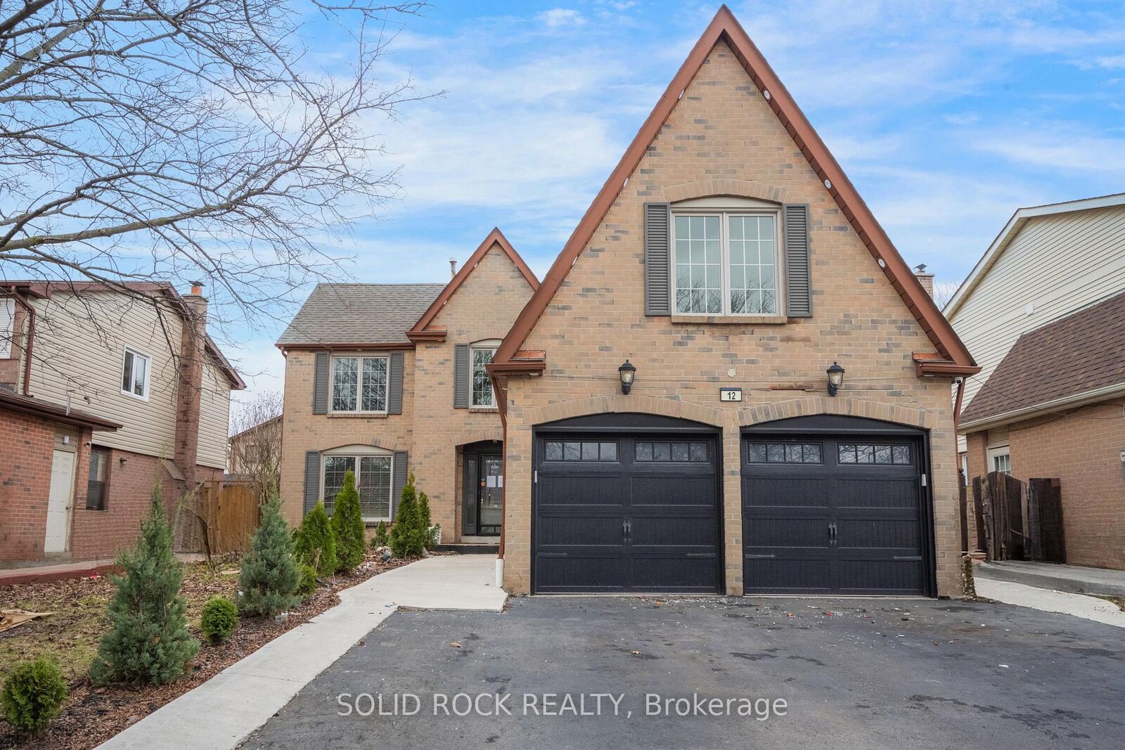 Property Photo:  12 Torrance Woods N/A  ON L6Y 2N3 