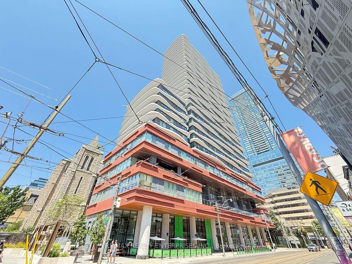 Property Photo: 280 Dundas Street W 514 ON M5T 1V4